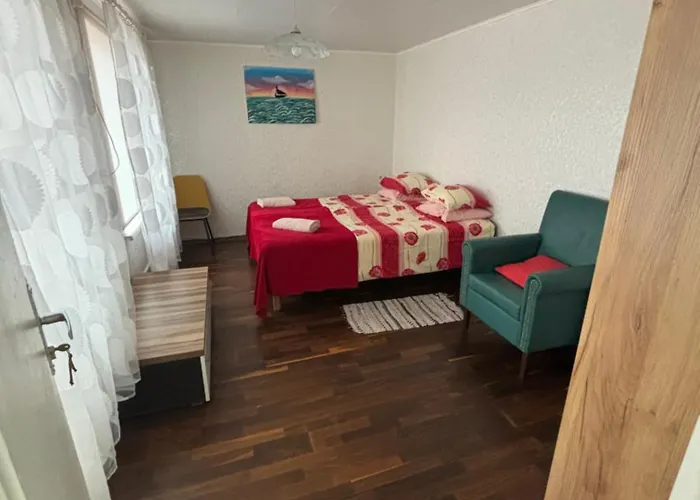 Maria * 库雷萨雷